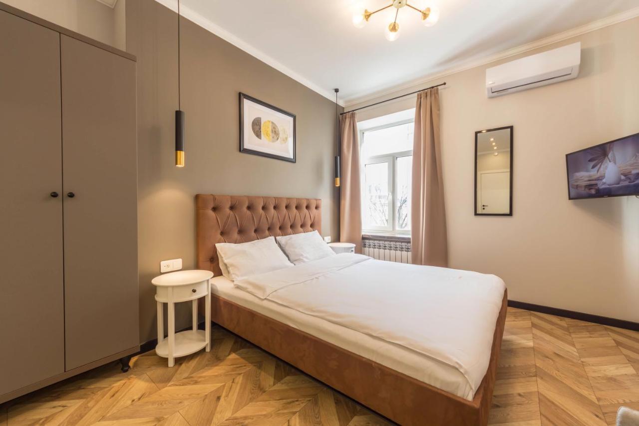 Design Apartment On Mykhailivskyi Ln. 4 Kiev Exteriör bild